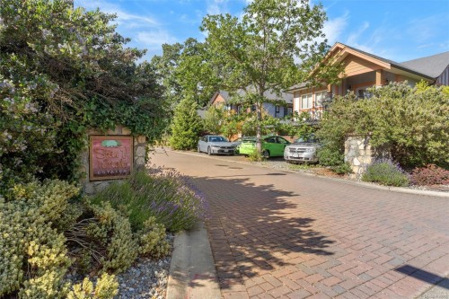 3962 Stan Wright Lane, Saanich, BC 