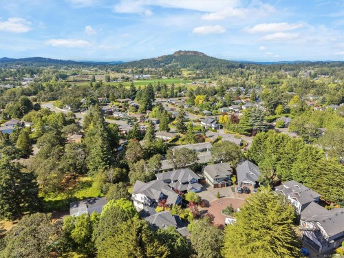 3962 Stan Wright Lane, Saanich, BC 