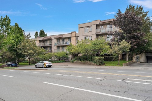 #206-2527 Quadra St  Victoria, BC V8T 4E1