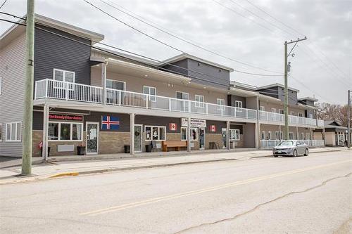70 Main St, Riverton, MB 