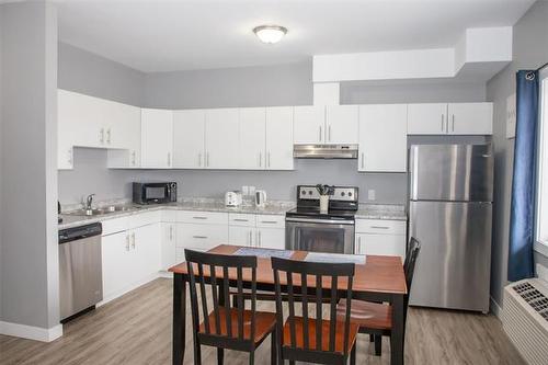 70 Main St, Riverton, MB 