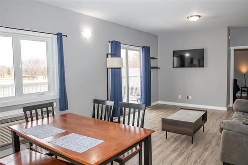 70 Main St, Riverton, MB 