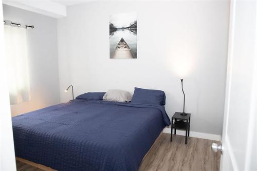 70 Main St, Riverton, MB 