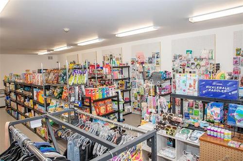 70 Main St, Riverton, MB 