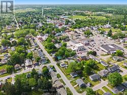 aerial view showiing neighborhood. - 