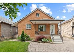 759 GLENGARRY Avenue Windsor, ON N9A 1R4