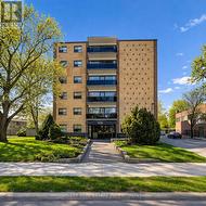 301 - 1725 LAWRENCE AVENUE E Toronto, ON M1R 2X7