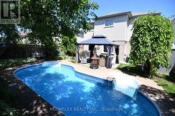 1045 BEAVER VALLEY CRESCENT E Oshawa, ON L1J 8N2
