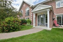 2C - 150 ROBSON COURT  Ottawa, ON K2K 2W1