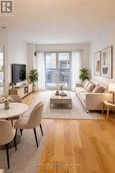 201 - 21 CARLTON STREET Toronto, ON M5B 1L3