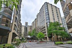 C-PH 10 - 211 SAINT PATRICK STREET Toronto, ON M5T 2Y9