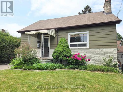 376 COLBORNE STREET E  Oshawa (O'Neill), ON L1G 1N1