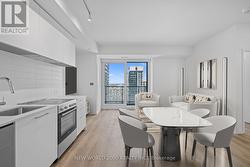 2213 - 101 ROEHAMPTON AVENUE Toronto, ON M4P 2W2