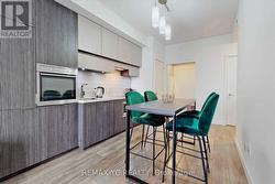 2212 - 8 EGLINTON AVENUE E Toronto, ON M4P 0C1