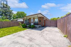 261 LIMERIDGE ROAD W  Hamilton, ON L9C 2V4