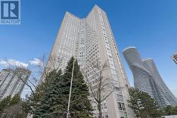 2704 - 3650 KANEFF CRESCENT Mississauga, ON L5A 4A1