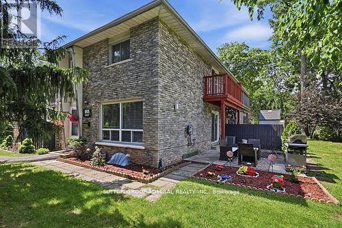 4 - 965 FRANCIS ROAD  Burlington, ON L7T 3E1