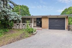 33 KENDLETON DRIVE Toronto, ON M9V 1T9