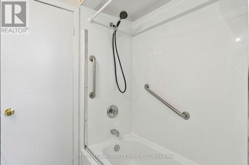 33 Kendleton Drive, Toronto, ON 