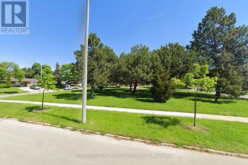33 Kendleton Drive, Toronto, ON 