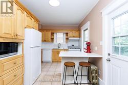 Island with seating - 