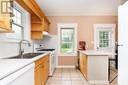 Bright kitchen - 