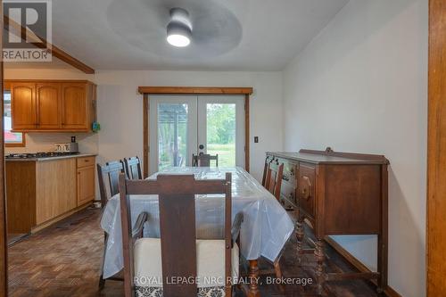 Dining Room with Patio Doors to Back Deck - 8010 Silver Street, West Lincoln (West Lincoln), ON 