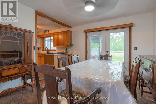 Dining Room with Patio Doors to Back Deck - 8010 Silver Street, West Lincoln (West Lincoln), ON 