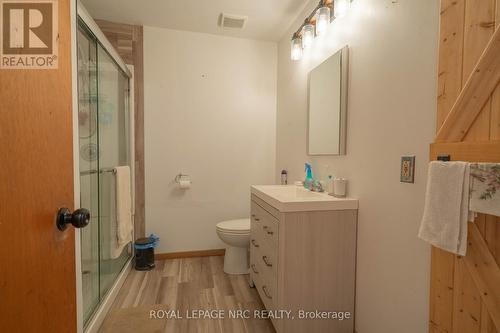 Main 3PC Bathroom - 8010 Silver Street, West Lincoln (West Lincoln), ON 
