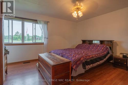 Primary Bedroom with Ensuite - 8010 Silver Street, West Lincoln (West Lincoln), ON 