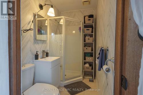 3PC Ensuite from Primary Bedroom - 8010 Silver Street, West Lincoln (West Lincoln), ON 