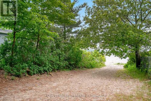 23 East Beach Road, Tiny, ON 