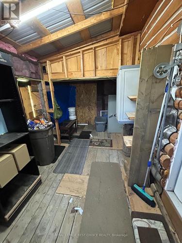 Mud Room - 85151 Poly Ure Road, Armstrong (Earlton), ON 