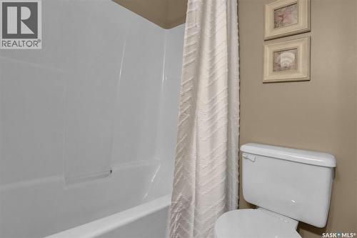 7002 Maple Wood Crescent, Regina, SK 