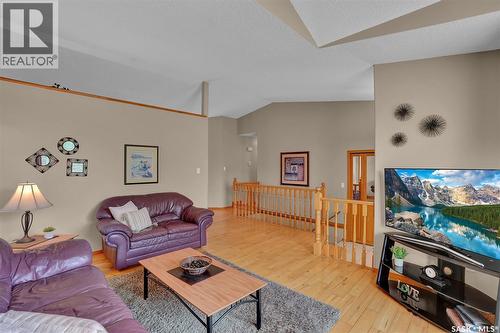 7002 Maple Wood Crescent, Regina, SK 