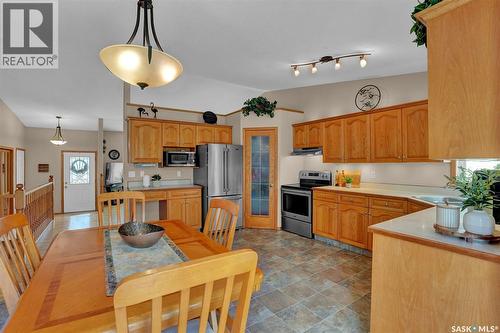 7002 Maple Wood Crescent, Regina, SK 