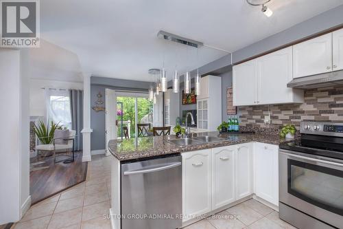 43 Crestridge Drive, Caledon, ON - Indoor Photo Showing Kitchen With Double Sink