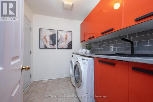 43 Crestridge Drive, Caledon, ON - Indoor Photo Showing Laundry Room