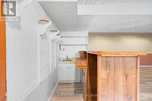 1402 Kilborn Avenue, Ottawa, ON 