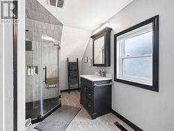 Master Ensuite - 
