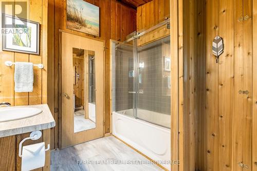 21 East Beach Road, Tiny, ON 