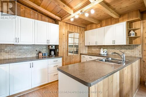 21 East Beach Road, Tiny, ON 