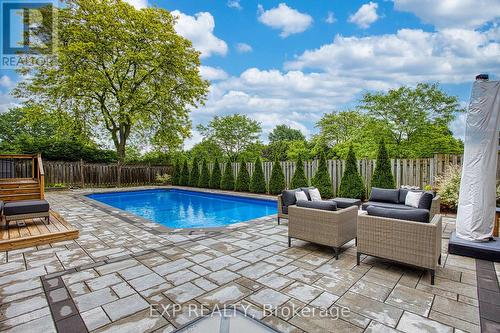 1340 Monmouth Drive, Burlington, ON 