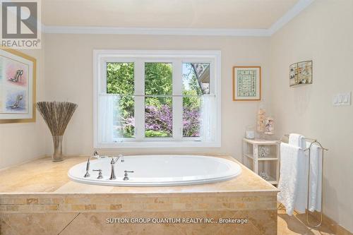 347 Pinetree Way, Mississauga, ON 
