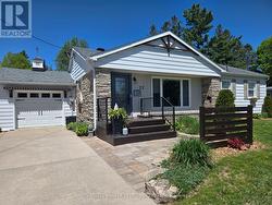 22 BROADVIEW AVENUE W Smiths Falls, ON K7A 4K9