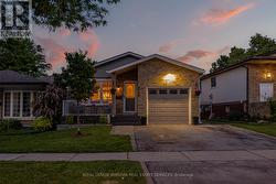 2348 MALCOLM CRESCENT  Burlington, ON L7P 4H4