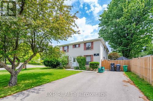 33 EARLSDALE CRESCENT  Brampton, ON L6T 3A7