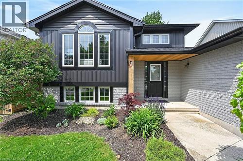 11 Stuart Street, Caledonia, ON 