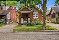 15 LYNDHURST PLACE  London South (South F), ON N6C 4H7