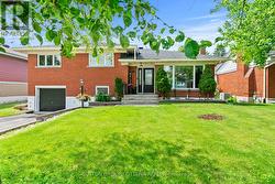 1166 WHITMORE AVENUE  Ottawa, ON K2C 2N8